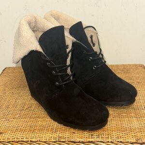 SM New York Women's 10M Boots Wedge Heel Black Suede Fleece Lined Boho City Y2K